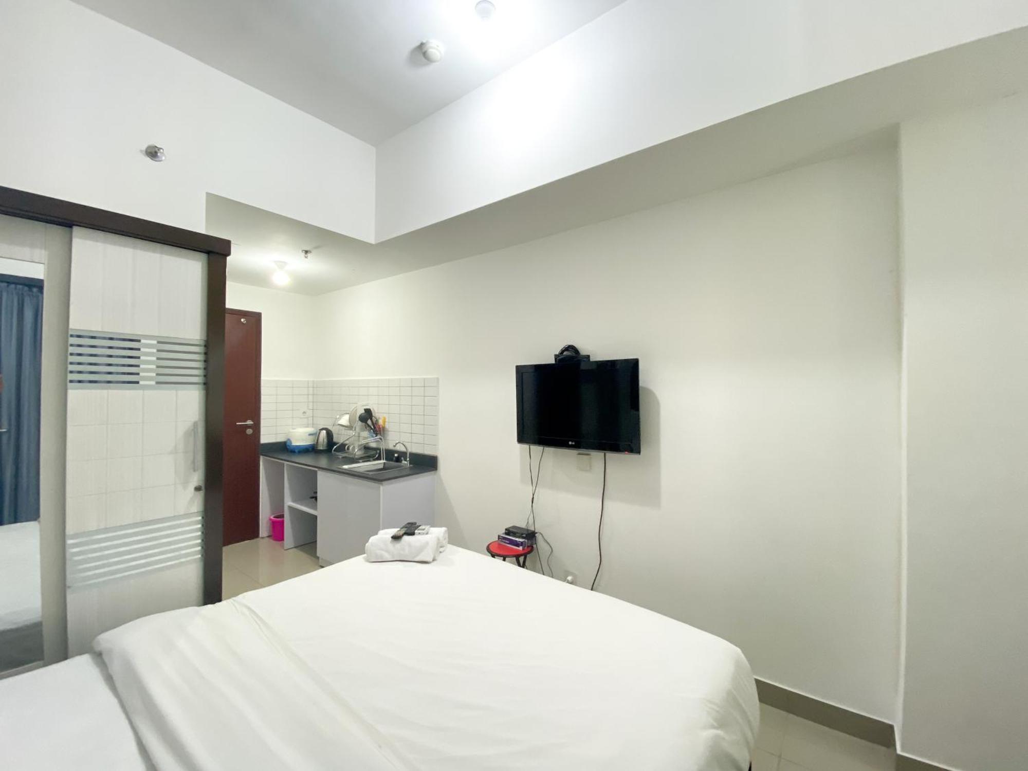 Restful And Tidy Sayana By Travelio * Bekasi